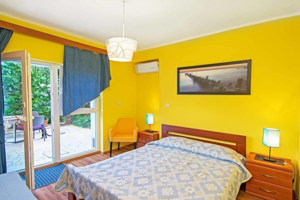 Apartments And Rooms Vila Irma Opatija Exterior photo